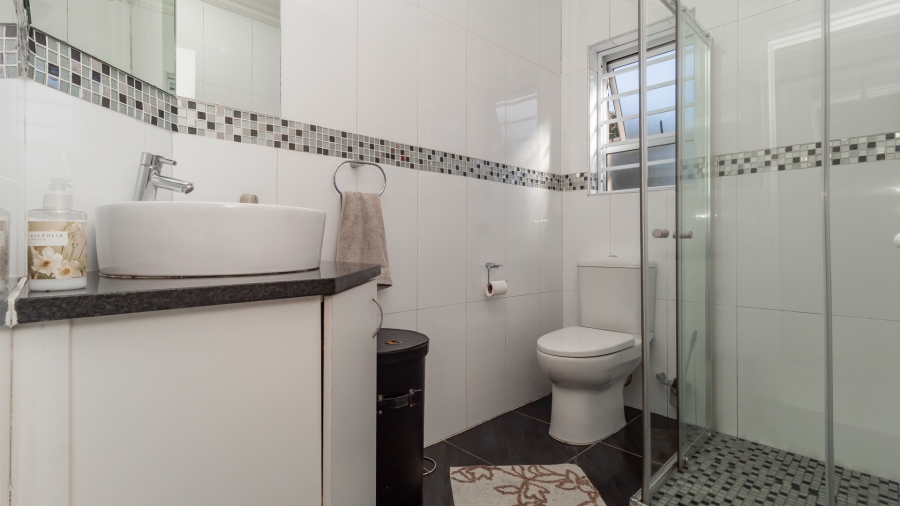 2 Bedroom Property for Sale in Glenwood Western Cape
